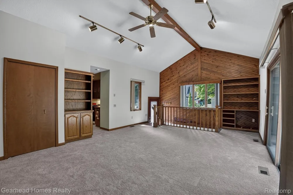 3486 W Drahner Road Oxford Charter Township, MI 48371