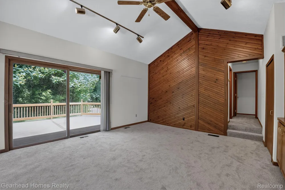 3486 W Drahner Road Oxford Charter Township, MI 48371