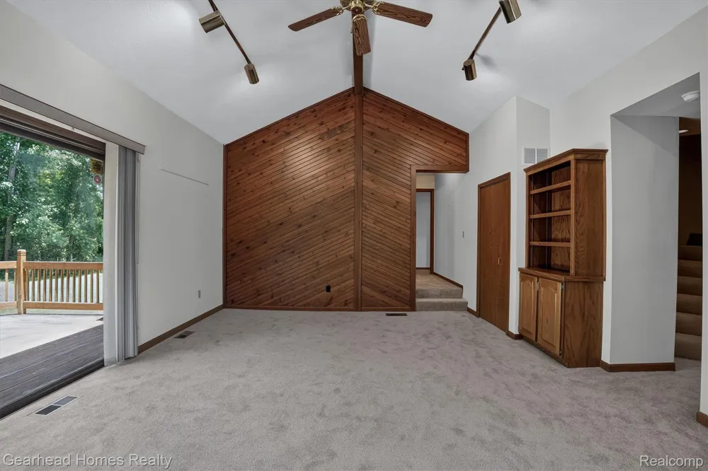 3486 W Drahner Road Oxford Charter Township, MI 48371
