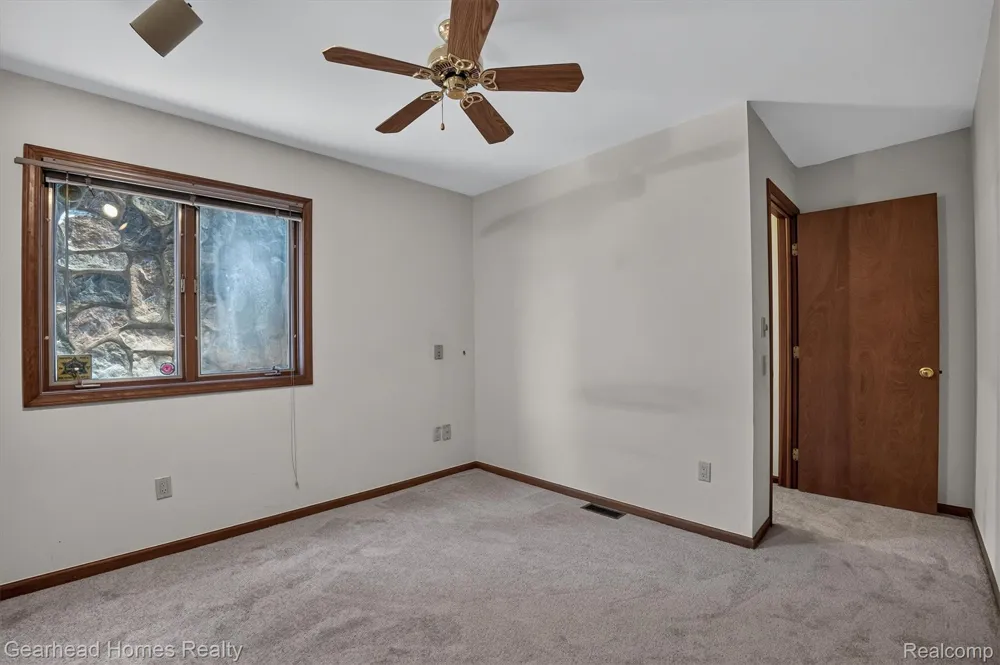 3486 W Drahner Road Oxford Charter Township, MI 48371