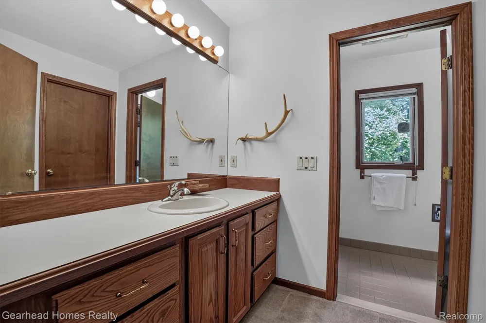 3486 W Drahner Road Oxford Charter Township, MI 48371