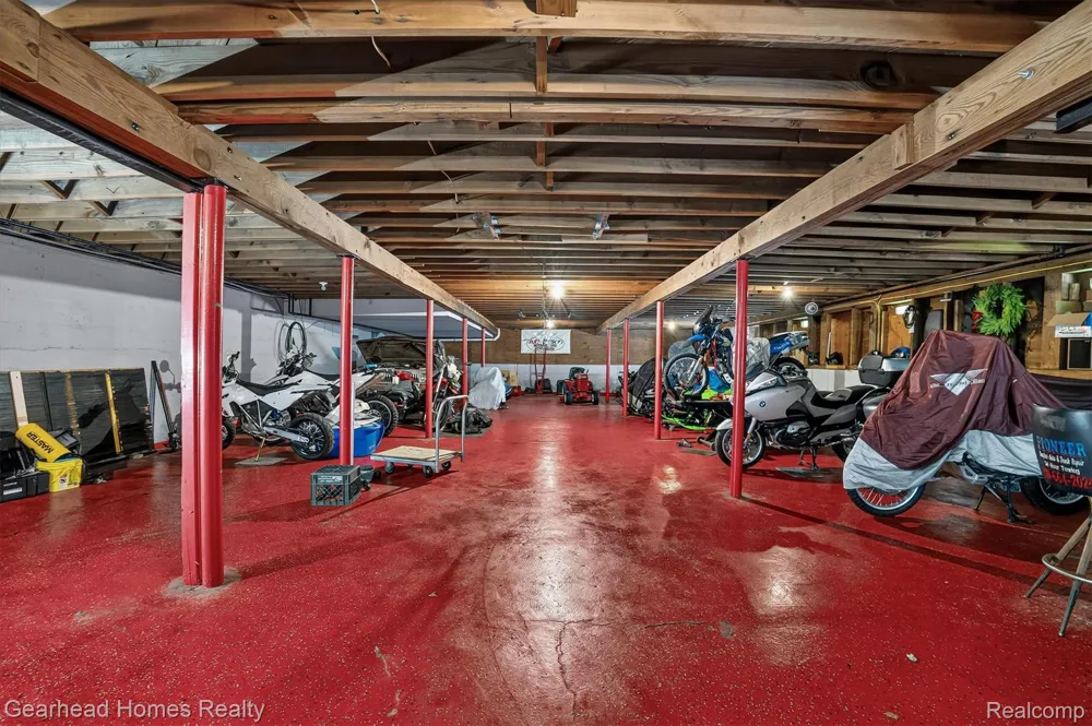 3486 W Drahner Road Oxford Charter Township, MI 48371