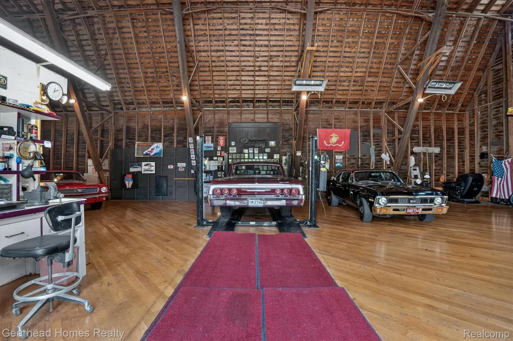 3486 W Drahner Road Oxford Charter Township, MI 48371