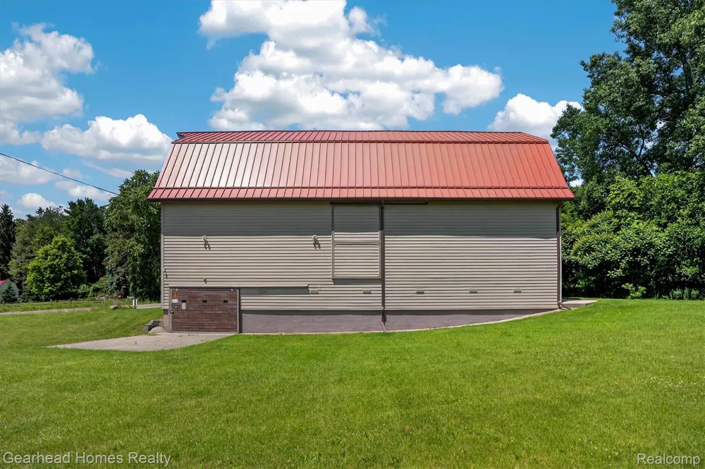 3486 W Drahner Road Oxford Charter Township, MI 48371