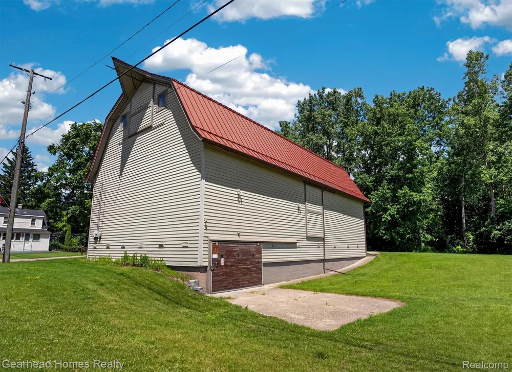3486 W Drahner Road Oxford Charter Township, MI 48371