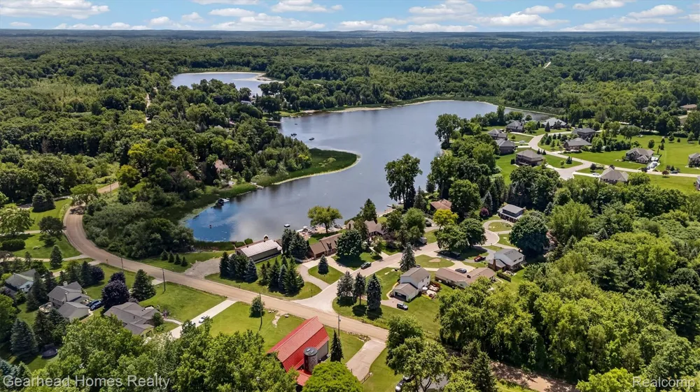 3486 W Drahner Road Oxford Charter Township, MI 48371