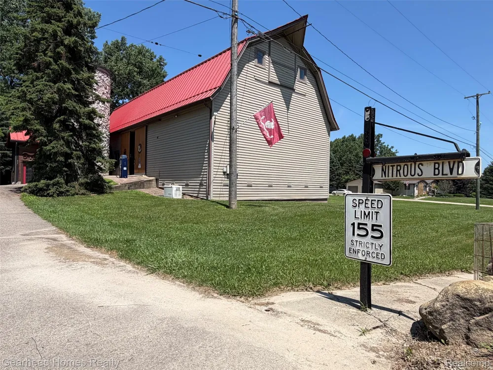 3486 W Drahner Road Oxford Charter Township, MI 48371