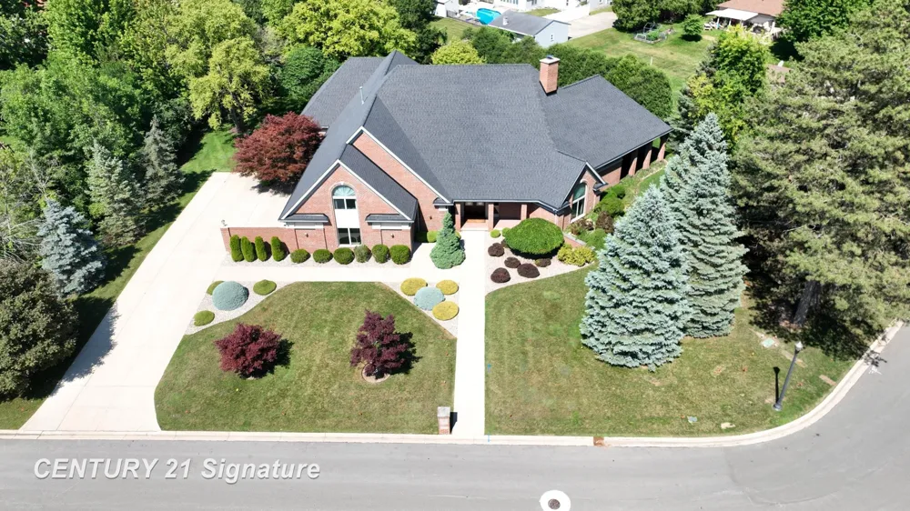 5590 Pine Gate Drive Saginaw Charter Township, MI 48603