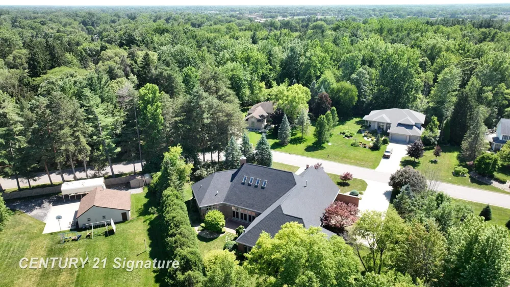 5590 Pine Gate Drive Saginaw Charter Township, MI 48603