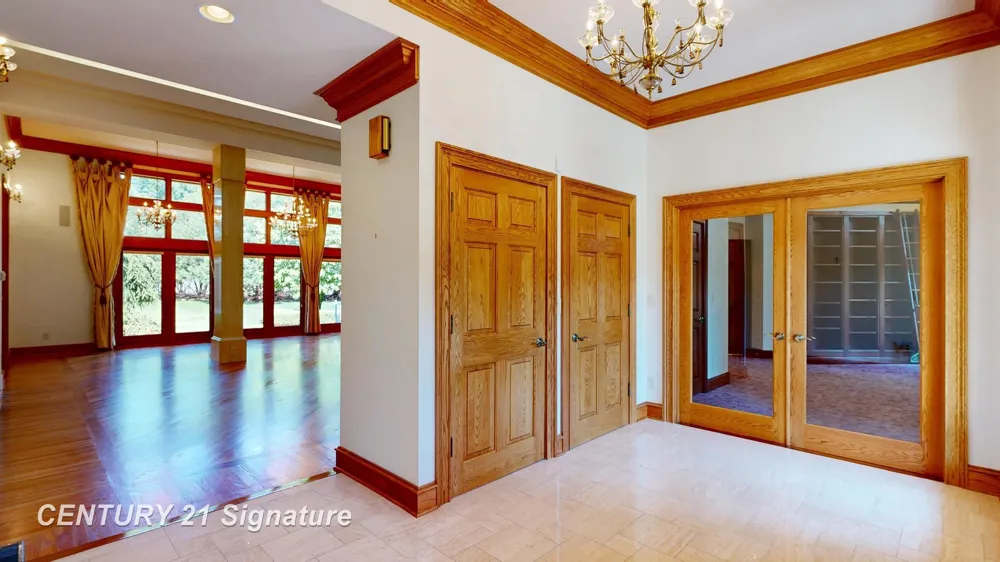 5590 Pine Gate Drive Saginaw Charter Township, MI 48603