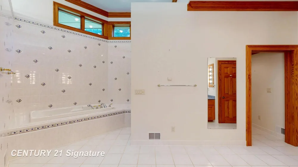 5590 Pine Gate Drive Saginaw Charter Township, MI 48603