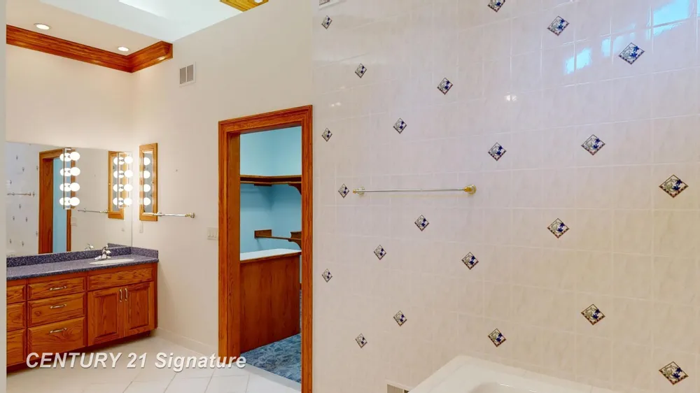 5590 Pine Gate Drive Saginaw Charter Township, MI 48603