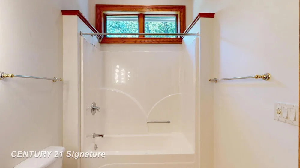 5590 Pine Gate Drive Saginaw Charter Township, MI 48603