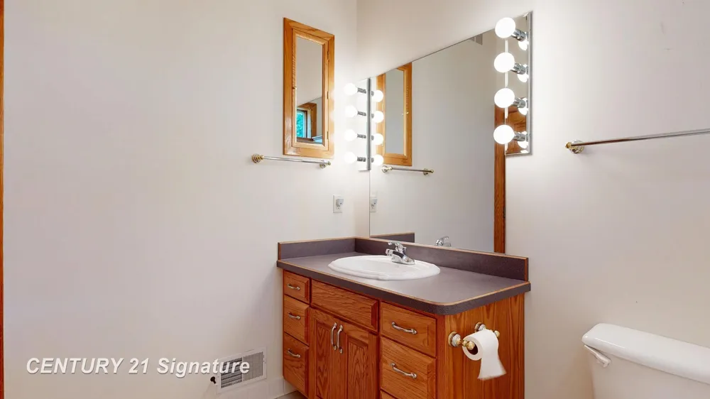 5590 Pine Gate Drive Saginaw Charter Township, MI 48603