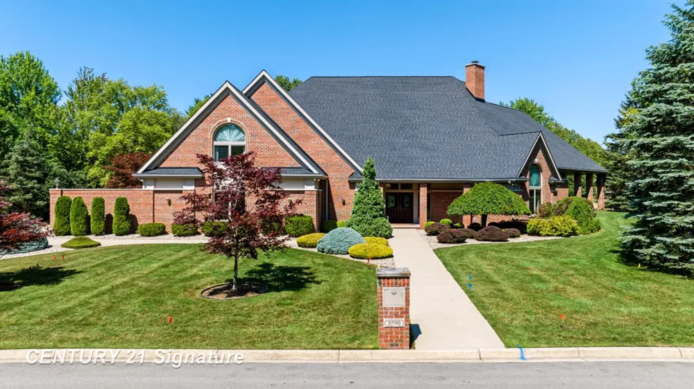5590 Pine Gate Drive Saginaw Charter Township, MI 48603