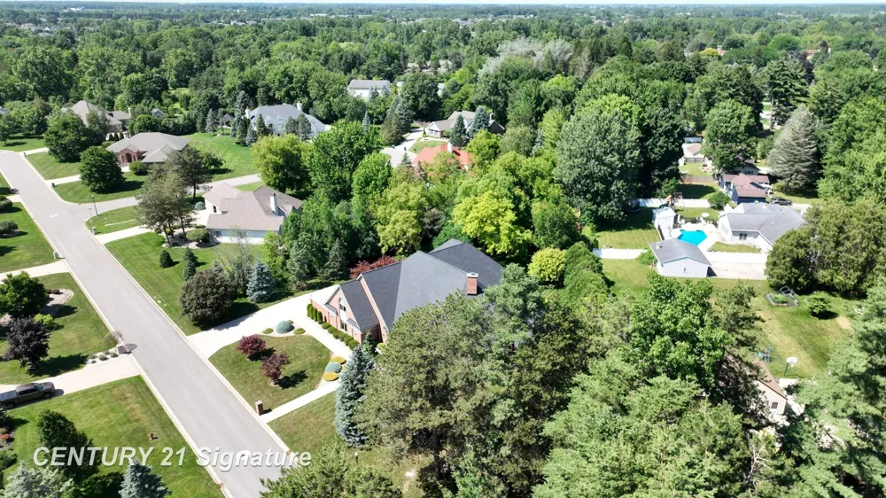 5590 Pine Gate Drive Saginaw Charter Township, MI 48603