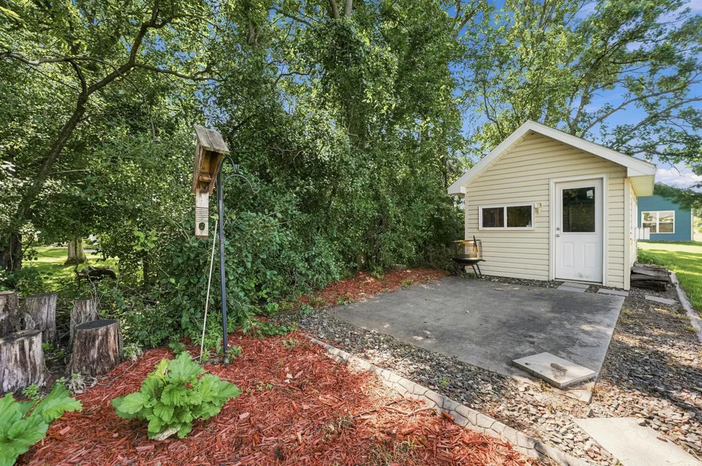 38249 Everton Avenue North Branch, MN 55056