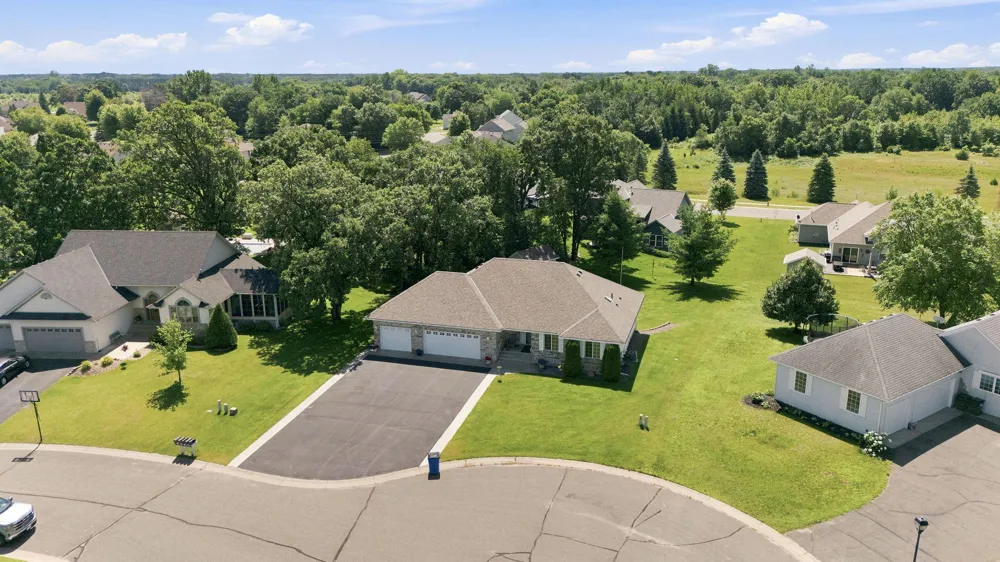 38249 Everton Avenue North Branch, MN 55056