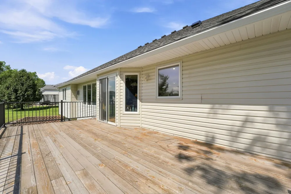 38249 Everton Avenue North Branch, MN 55056