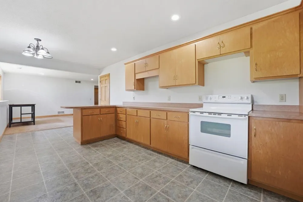 38249 Everton Avenue North Branch, MN 55056
