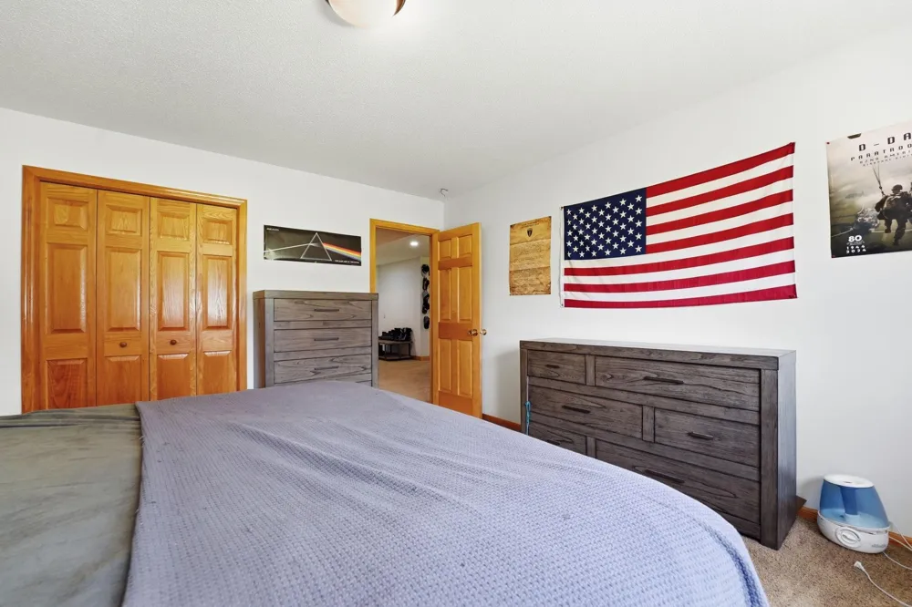 38249 Everton Avenue North Branch, MN 55056