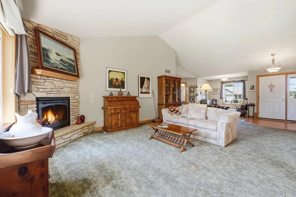 38249 Everton Avenue North Branch, MN 55056