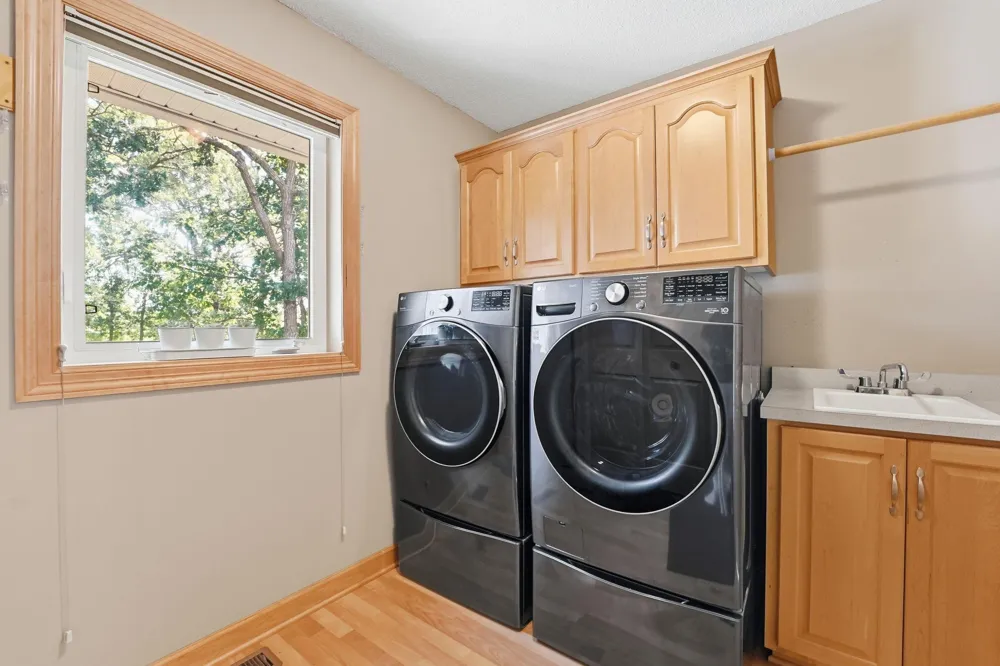 38249 Everton Avenue North Branch, MN 55056