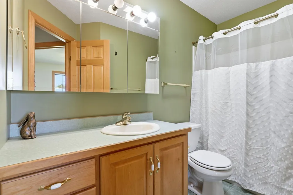 38249 Everton Avenue North Branch, MN 55056