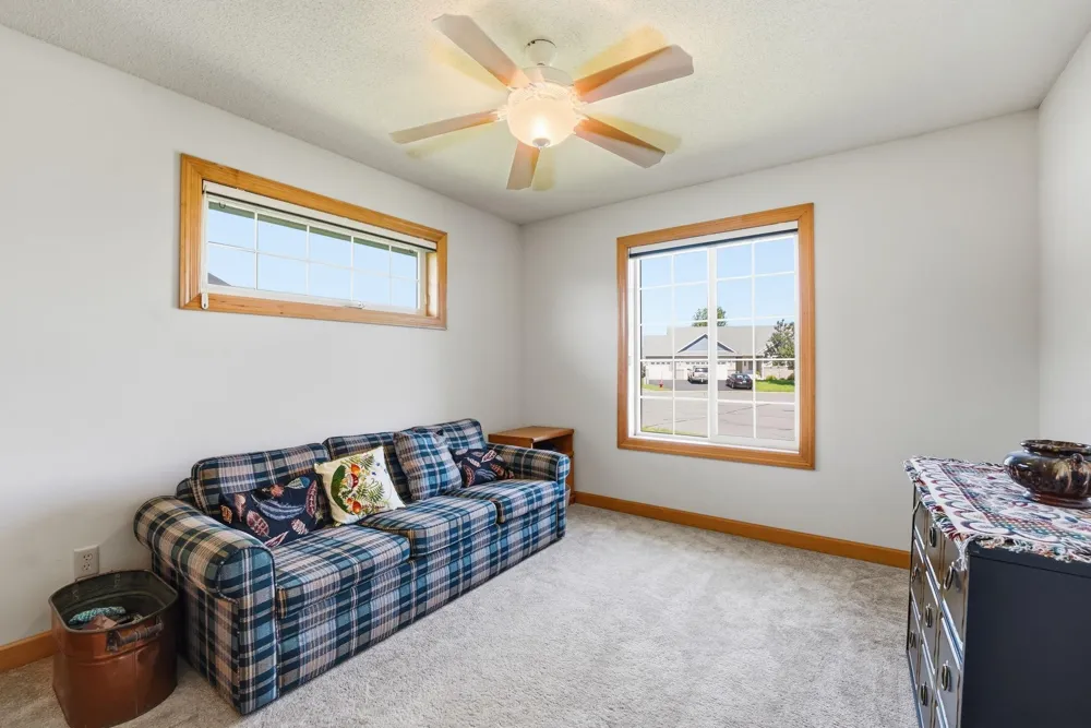 38249 Everton Avenue North Branch, MN 55056