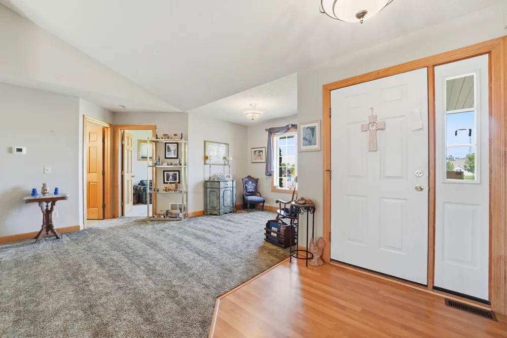 38249 Everton Avenue North Branch, MN 55056