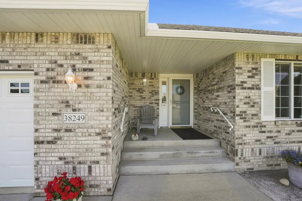 38249 Everton Avenue North Branch, MN 55056