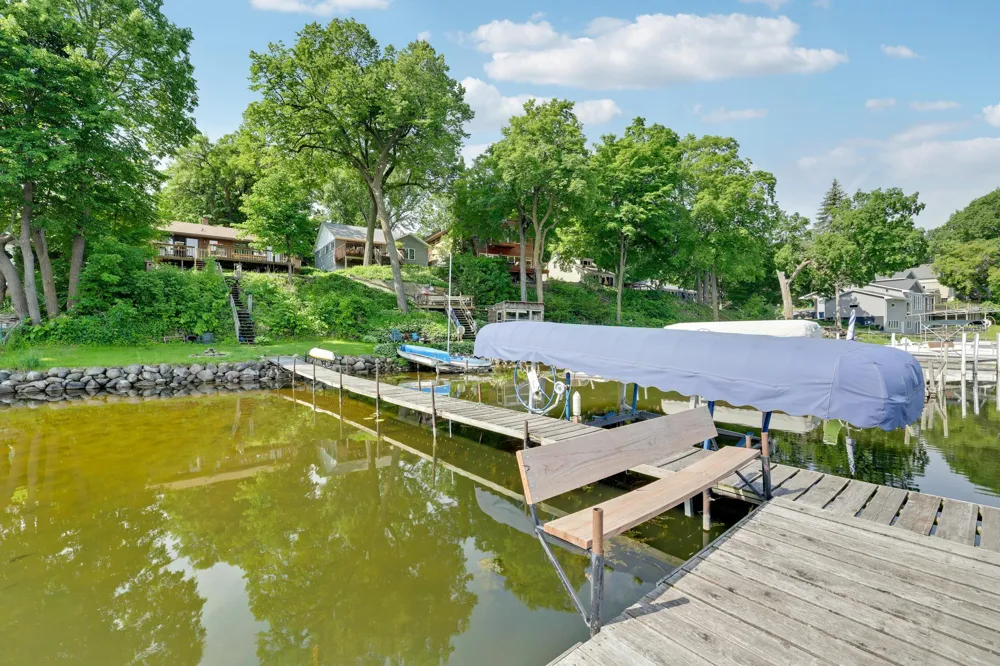 6240 Red Oak Road Mound, MN 55364