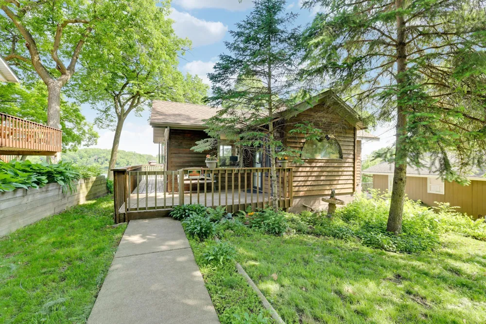 6240 Red Oak Road Mound, MN 55364