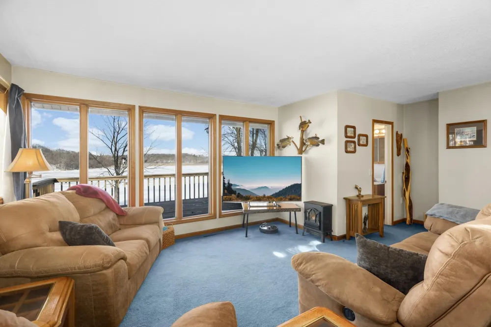 6240 Red Oak Road Mound, MN 55364