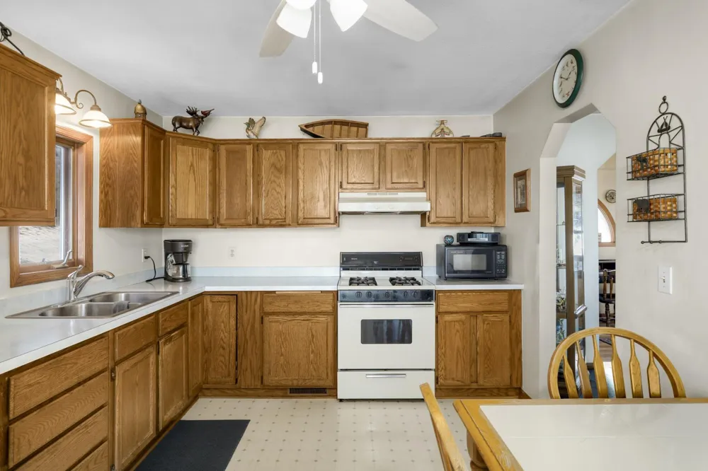 6240 Red Oak Road Mound, MN 55364