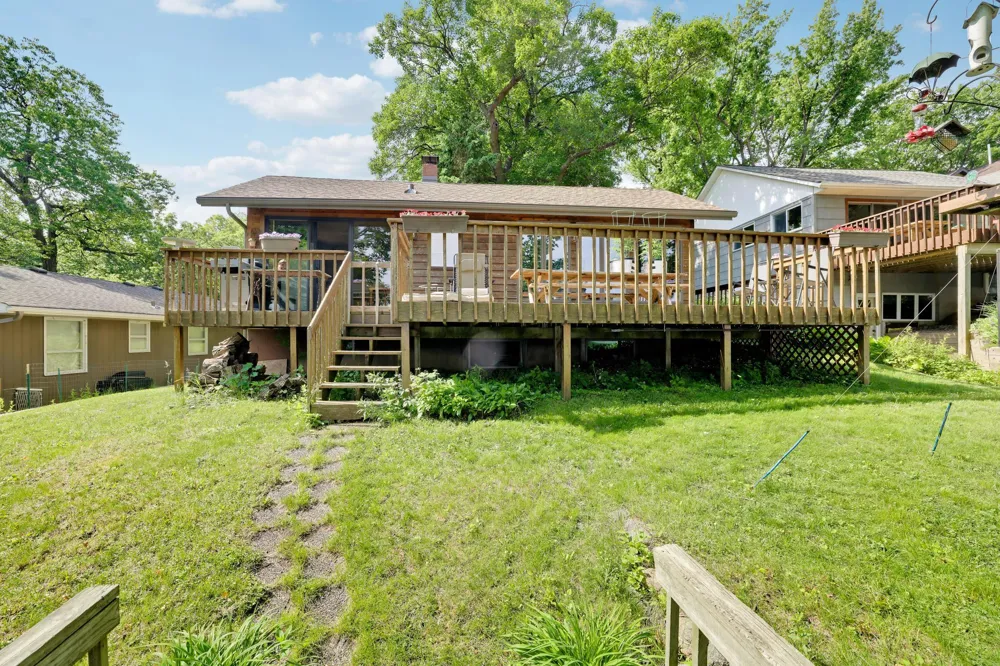 6240 Red Oak Road Mound, MN 55364
