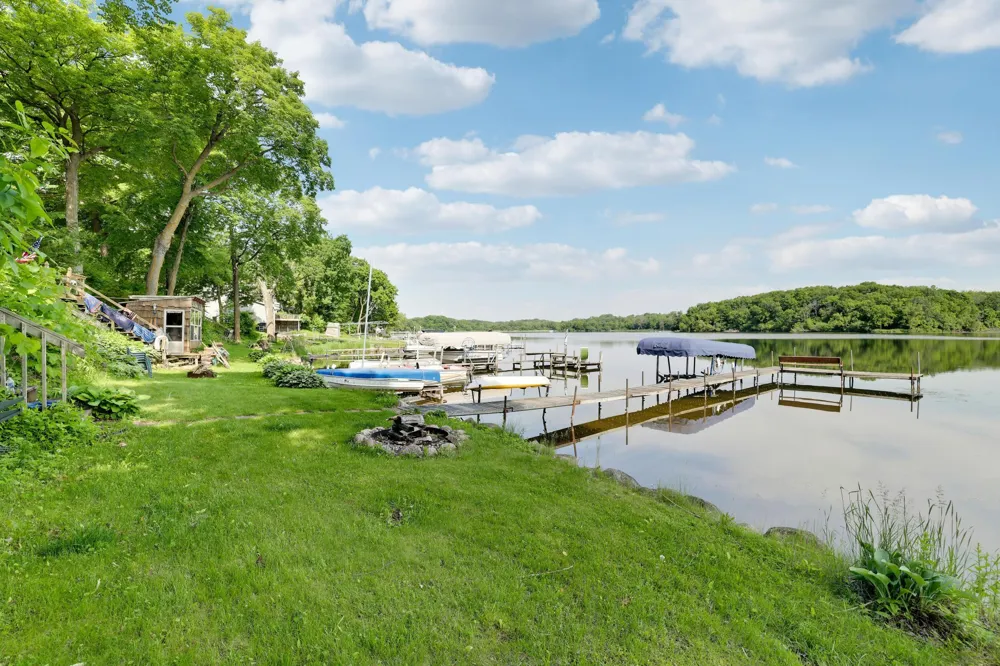 6240 Red Oak Road Mound, MN 55364