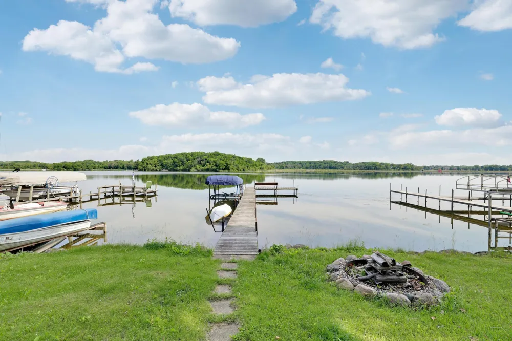 6240 Red Oak Road Mound, MN 55364