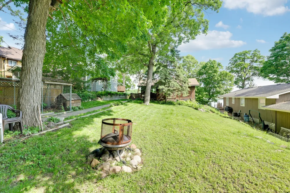6240 Red Oak Road Mound, MN 55364