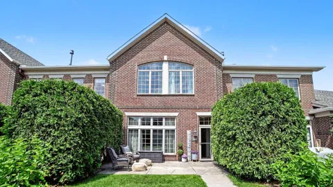 364 Valley Commons