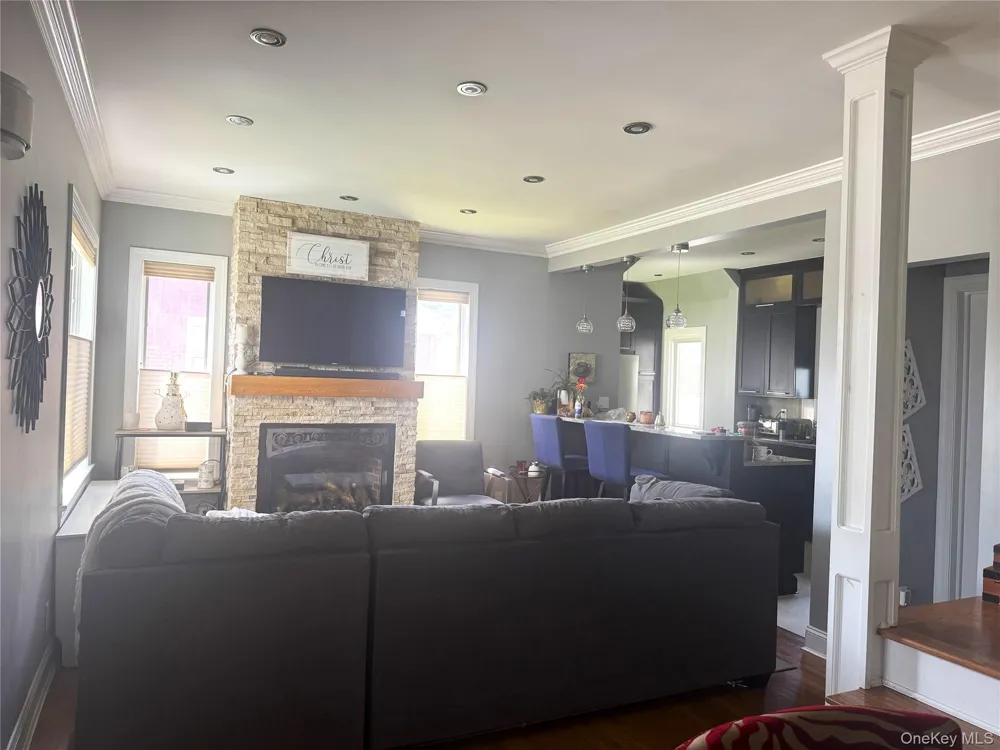 238 Laclede Avenue Uniondale, NY 11553
