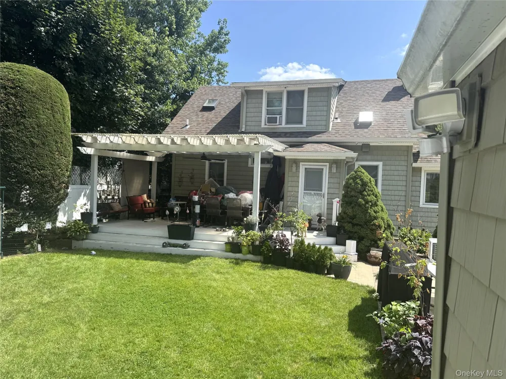 238 Laclede Avenue Uniondale, NY 11553