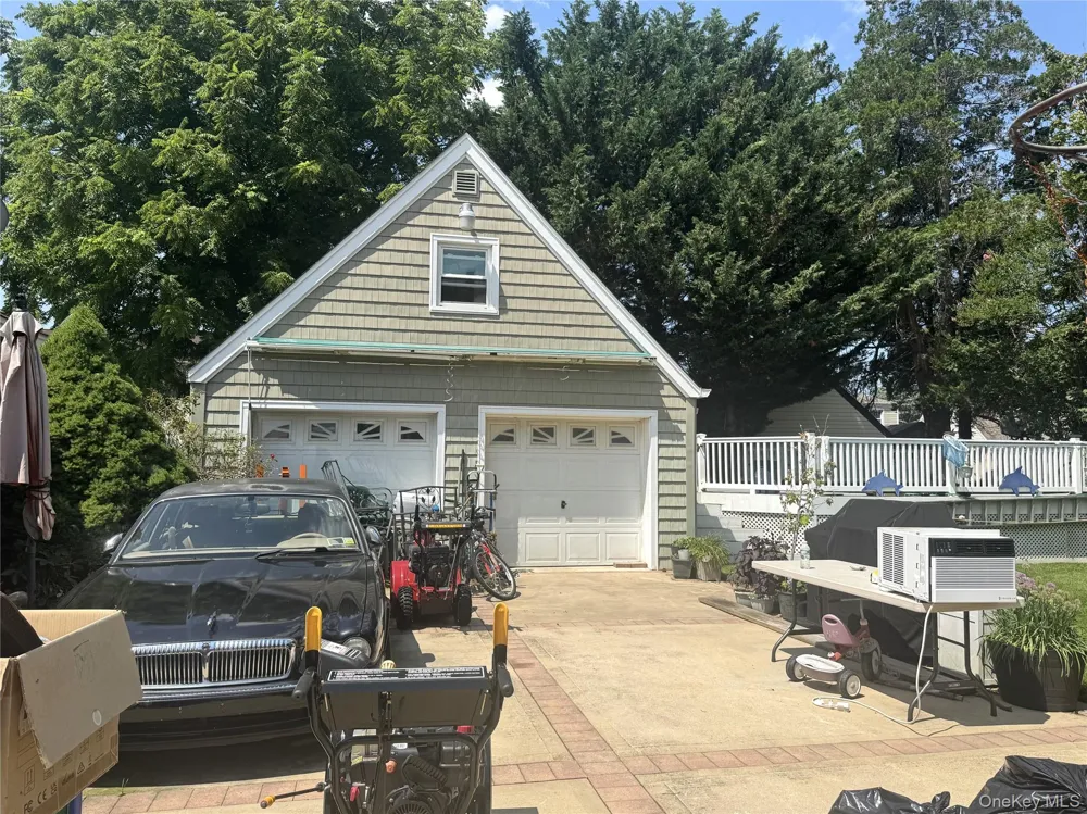 238 Laclede Avenue Uniondale, NY 11553