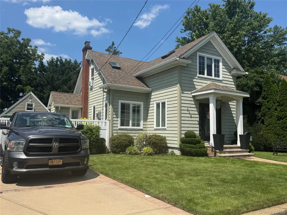 238 Laclede Avenue Uniondale, NY 11553