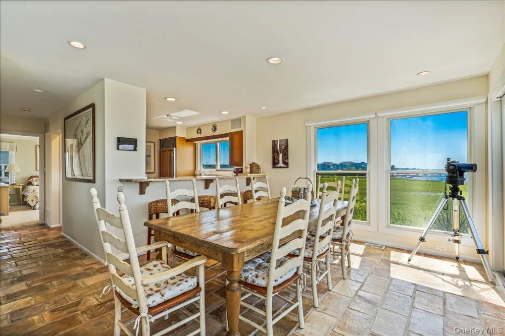 556 Dune Road Westhampton, NY 11977
