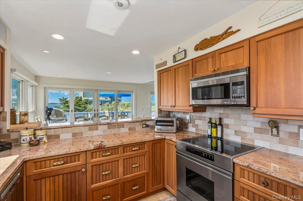556 Dune Road Westhampton, NY 11977