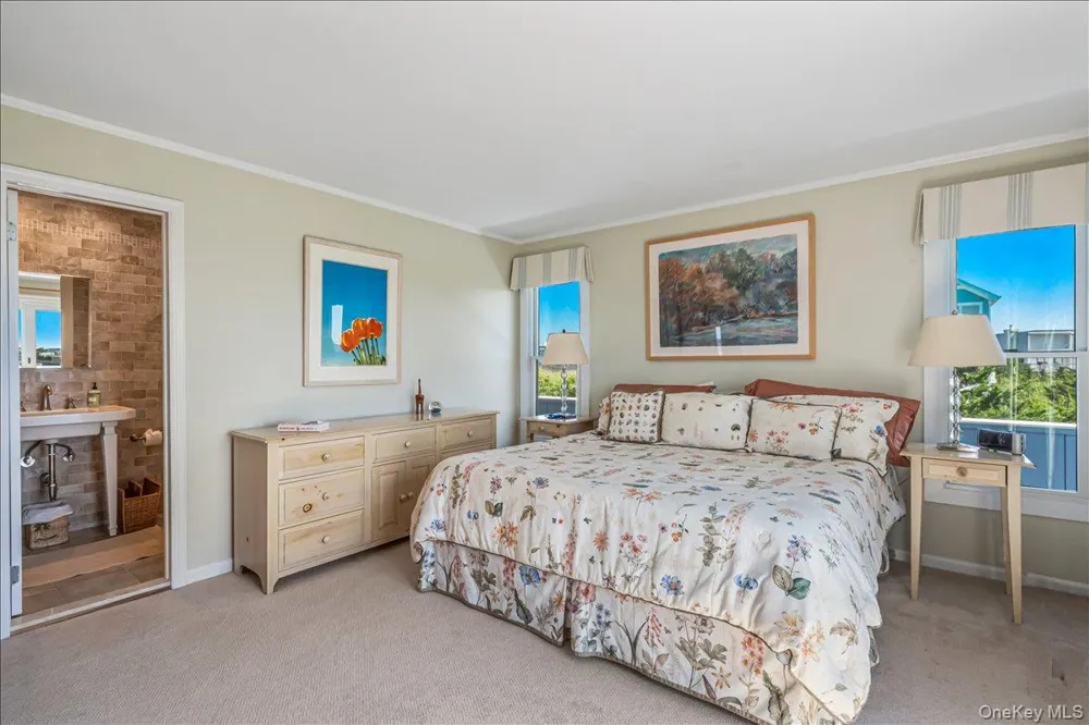 556 Dune Road Westhampton, NY 11977