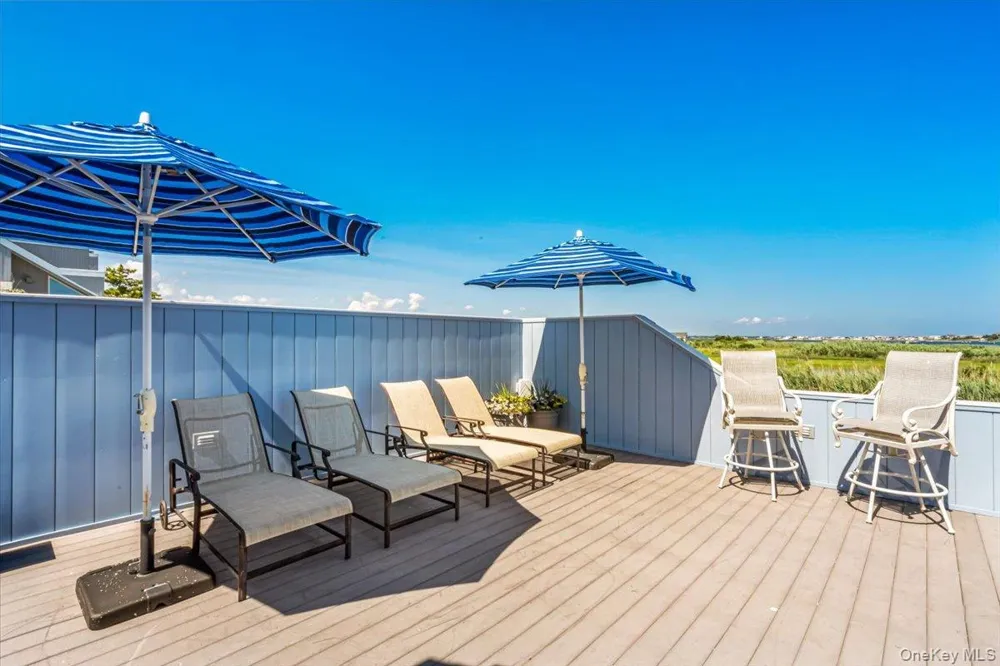 556 Dune Road Westhampton, NY 11977