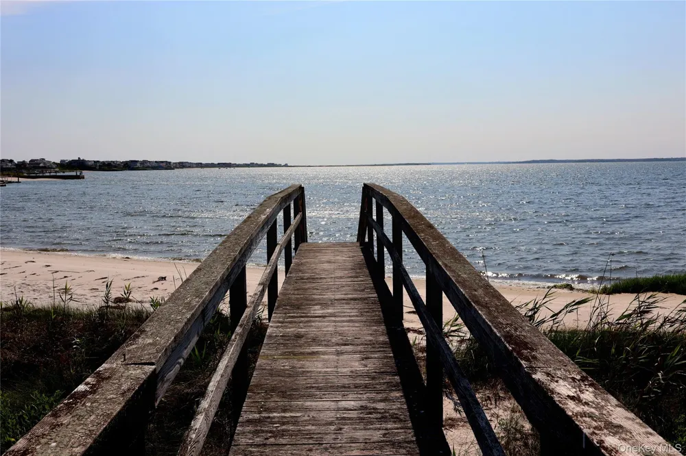 556 Dune Road Westhampton, NY 11977