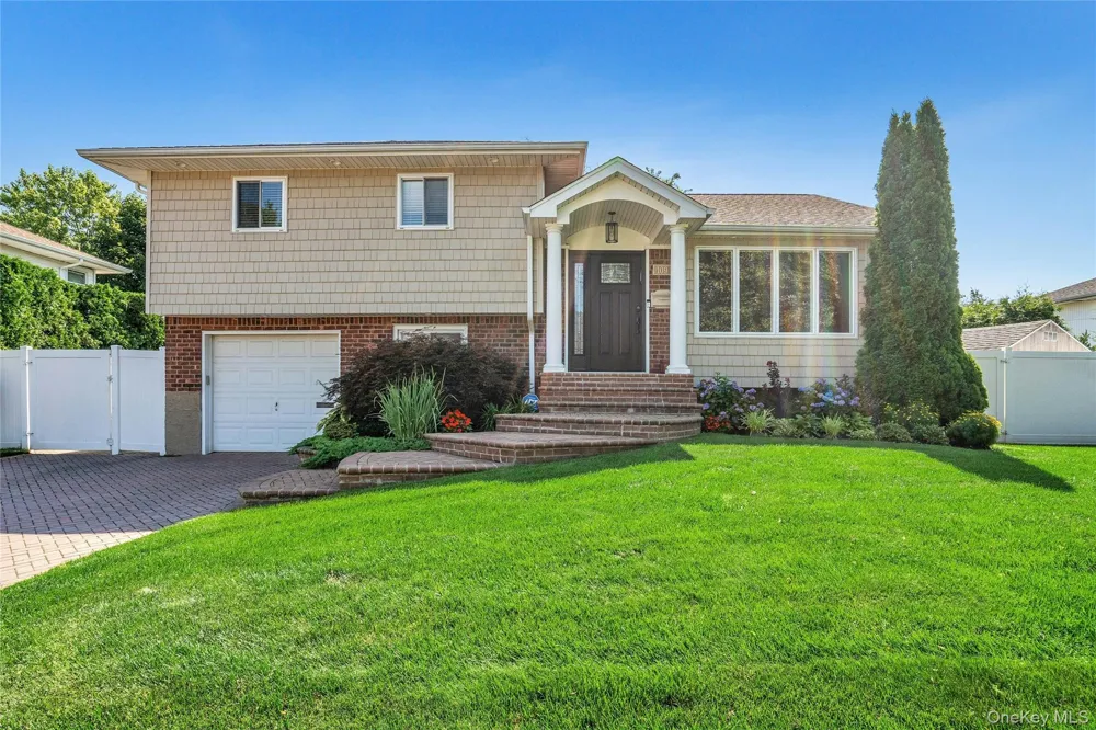 109 Plymouth Road Plainview, NY 11803